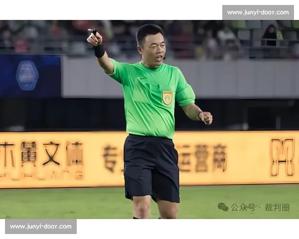 新鹏城 vs 三镇补赛裁判确定:黄翼主裁,邢琦担任 VAR 新鹏城 vs 三镇补赛裁判确定:黄翼主裁,邢琦担任 VAR