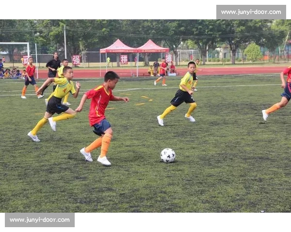 梅州三乐：绿茵、鱼生、长乐烧里的快意人间