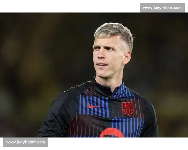 度假同框引热议！奥尔莫与迪亚斯伊维萨岛合影暗藏转会玄机？